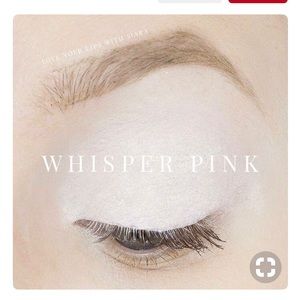 Whisper pink eye shadow